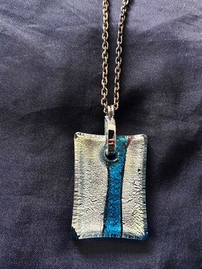 NECKLACE HANDBLOWN DICHROIC RECTANGLE BLUE/SILVER/BLACK ON CHAIN, 20 INCHES, TAG